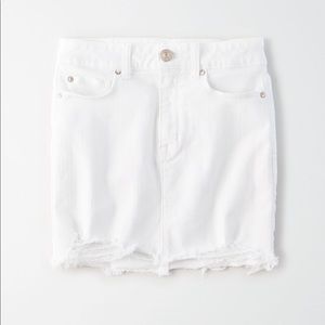Size 12 American Eagle white mini skirt